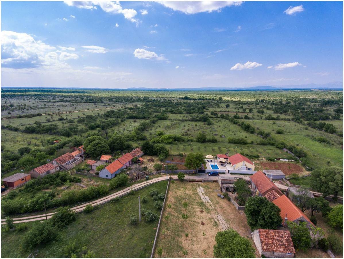 House Mellifera Hotel Razvode Exterior photo